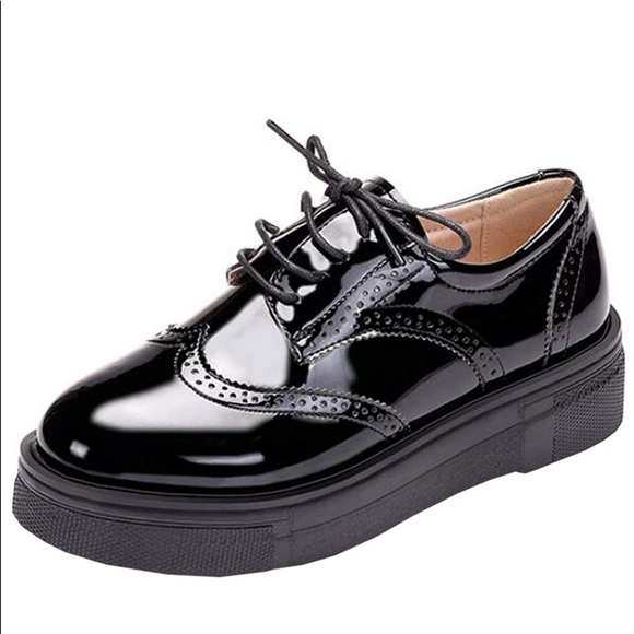Shoes - Women's Platform Lace-Up Square Toe Oxford Shoes